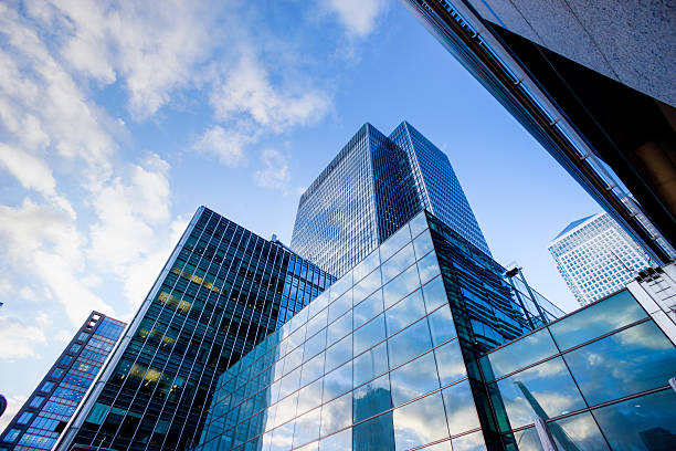 Edificio per uffici a Londra nel grattacielo Edificio per uffici commerciali a Londra, Inghilterra Edificio per uffici commerciali a Londra, Inghilterra, Regno Unito Edificio per uffici commerciali a Londra, Inghilterra: SONY A7, obiettivo Canon 17-40 L.